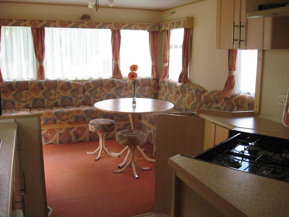 Cosy Caravan At Blackmoor Farm Ludchurch Eksteriør billede